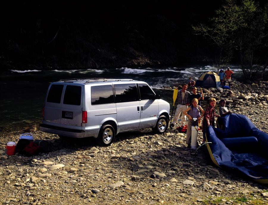  Chevrolet Astro 1996 года  (фото 16 из 19)